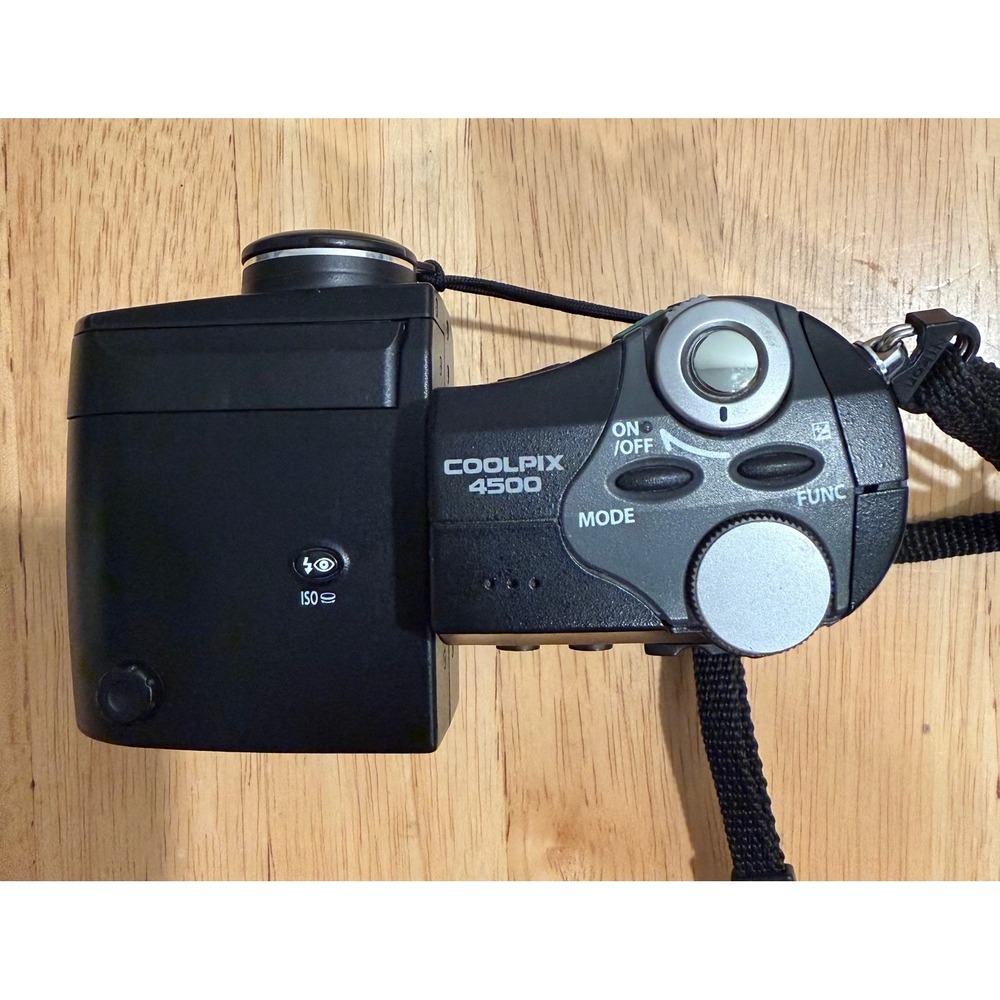 Nikon Coolpix 4500 Digital Camera 4.0MP 4x Zoom Swivel Body Black MH-53 Charger - Picture 4 of 11